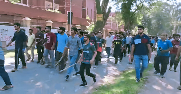ক্যাম্পাসে ক্যাম্পাসে সংঘাত, ‘উদ্বিগ্ন’ সরকার খুঁজছে সমাধান