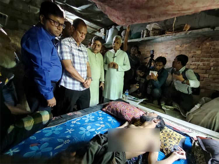 ভ্যানচালকের স্ত্রী-সন্তানের চিকিৎসায় পাশে দাঁড়ালেন তারেক রহমান