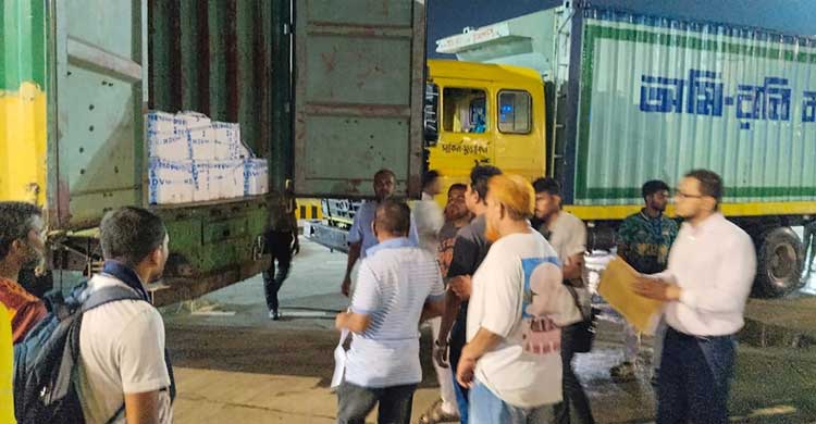 দুর্গাপূজায় প্রথম চালানে ভারতে গেলো সাড়ে ৩৭ টন ইলিশ