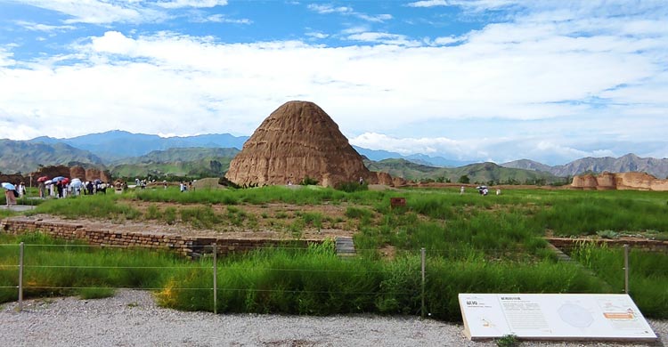 উলফবেরি, চীনা ভাষায় নবিজির জীবনী, এবং রাজকীয় কবরস্থান