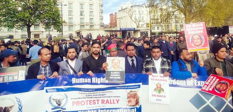 দেশের রাজনীতি নিয়ে বিদেশে বিক্ষোভ, ভাবমূর্তি সংকটে বাংলাদেশিরা 