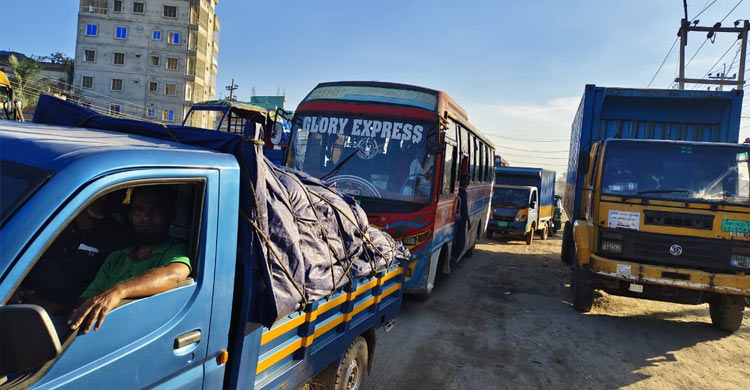 ঢাকা- সিলেট মহাসড়কে ৮ কিমি যানজট