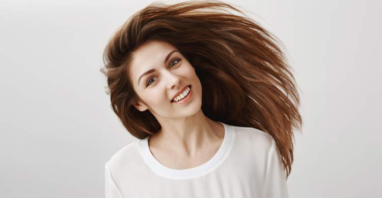 করলার ব্যবহারে ফিরে পান ঘন ও ঝলমলে চুল