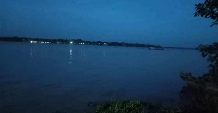 পানগুছির পাড়ে এক মনোরম সন্ধ্যা