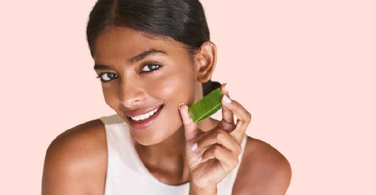 রাতে অ্যালোভেরা জেল ব্যবহারে কী হয় জানেন?