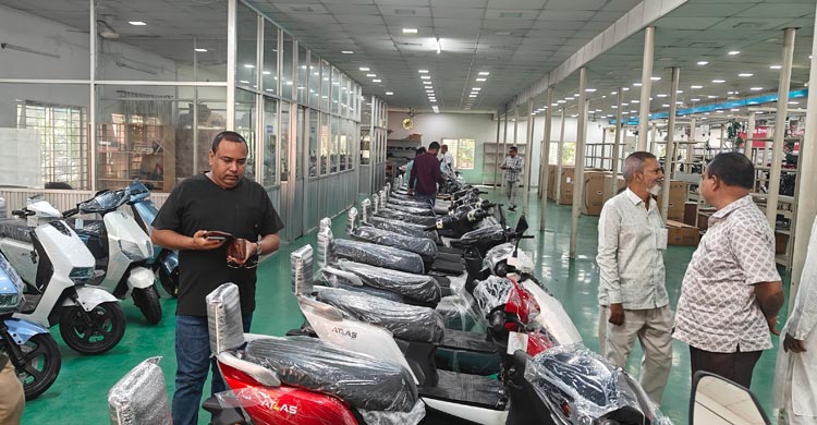 পরিবেশবান্ধব মোটরসাইকেল বাজারে আনলো সরকারি প্রতিষ্ঠান এটলাস