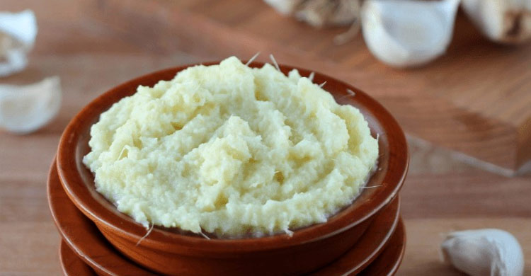 চুল পড়া বন্ধ হবে রসুন ব্যবহারে