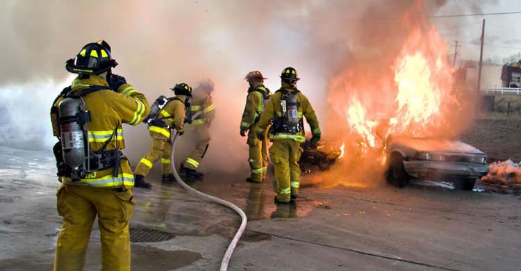 বিশ্বের সবচেয়ে ঝুঁকিপূর্ণ ৭ পেশা
