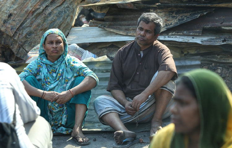 আগুন শুধু ঘরই না, পুড়ায় মানুষের ভরসাও