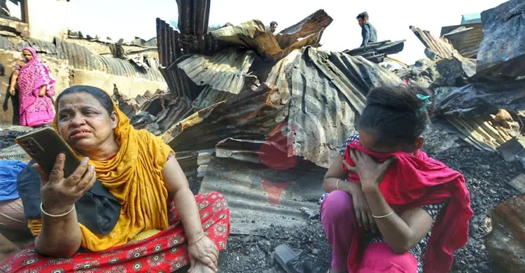 কড়াইল বস্তিতে বারবার আগুন, দায় কার?