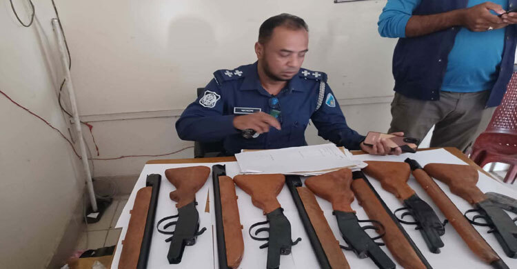 ৯৯৯ এ ফোন, কবরস্থান থেকে আগ্নেয়াস্ত্র উদ্ধার