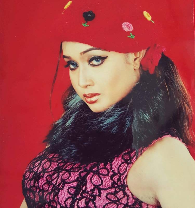 নির্বাচনে প্রাথী হচ্ছেন অভিনেত্রী পলি