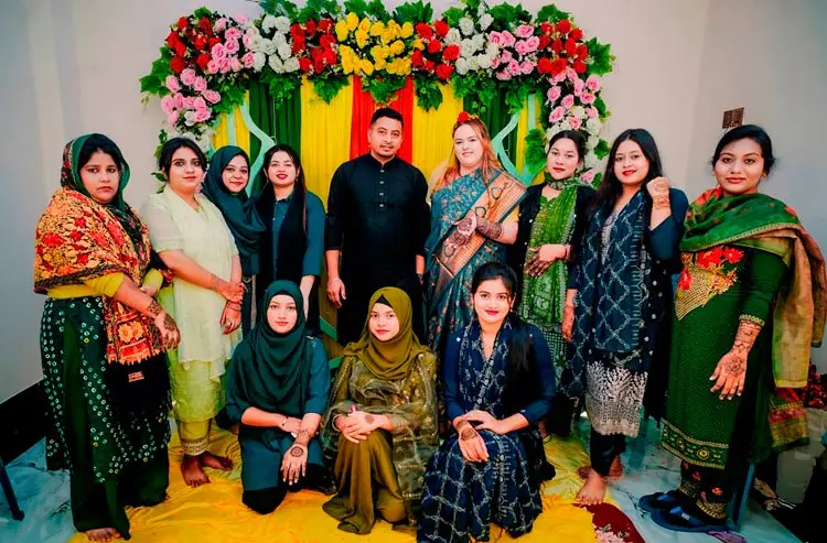 সফটওয়্যার ইঞ্জিনিয়ার আফ্রিকান তরুণীকে বিয়ে করে দেশে এলেন সজীব