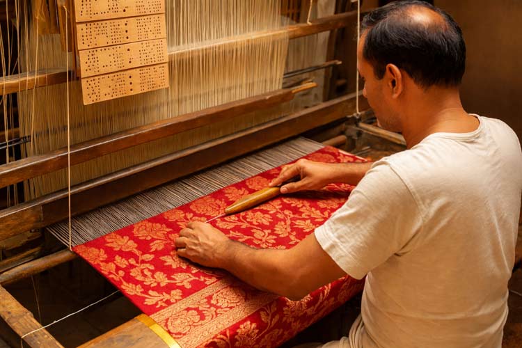 বেনারস থেকে বেনারসি, বিয়েতে কেন এই শাড়ি জনপ্রিয়