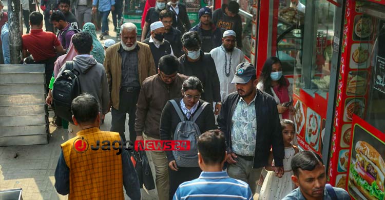 ব্যাটারিচালিত রিকশা চলাচলের দাবিতে বাড্ডায় সড়ক অবরোধ