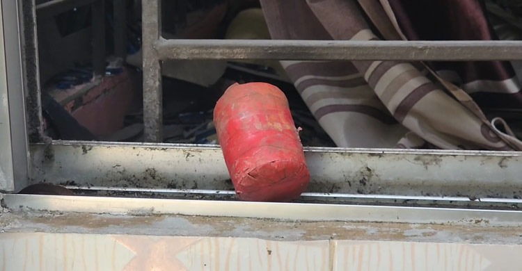 বিএনপিতে যোগদানের পর আ&rsquo;লীগ নেতার বাড়িঘরে অগ্নিসংযোগ-লুটপাট