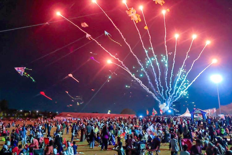 মালয়েশিয়ায় বিশ্ব ঘুড়ি উৎসব