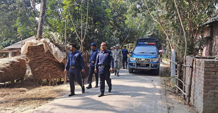 মাগুরায় দুই গ্রামবাসীর দ্বন্দ্বে বাড়িঘরে হামলা