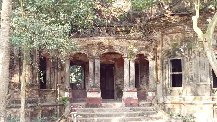 মালিকের অজান্তেই &lsquo;প্রত্নসম্পদ&rsquo; ঘোষণা, &lsquo;রঘুনাথ ভবন&rsquo; ঘিরে বিতর্ক