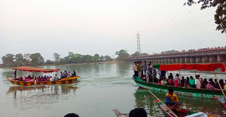 পর্যটকে মুখরিত মিরসরাই