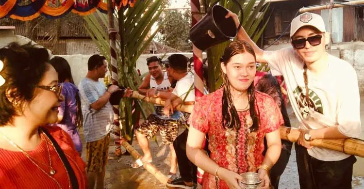 জলকেলিতে মাতোয়ারা পর্যটন নগরী কক্সবাজার