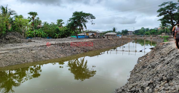 আইলার ক্ষত বুকে নিয়ে বাঁধের অপেক্ষায় ১৭ বছর
