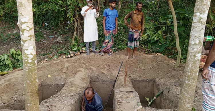 বাবা ছাড়া পরিবারের সবাই নিহত, যেন কান্নারও কেউ নেই
