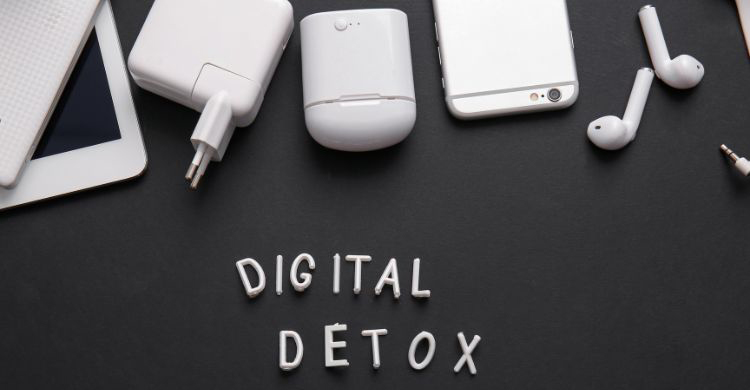 মানসিক স্বাস্থ্যের যত্নে ঘুমানোর আগে এই ৫ কাজ করুন