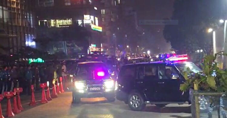 Three service chiefs visit Khaleda in hospital