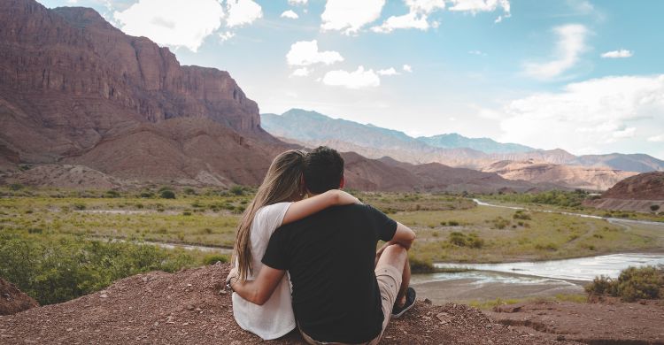 পুরো পরিবার বাদে শুধু সঙ্গীকে নিয়ে ঘুরতে যাওয়া কেন জরুরি