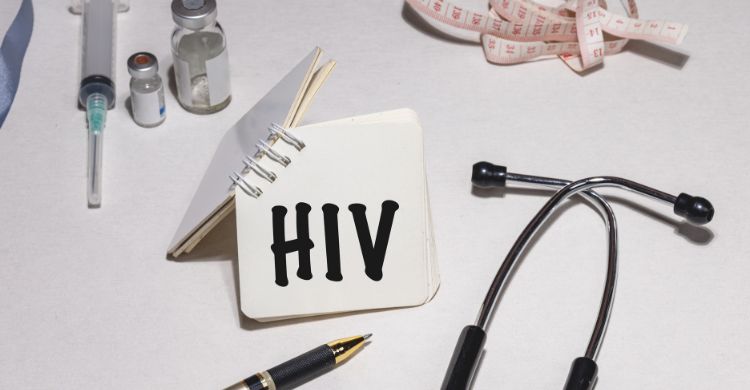 এইচআইভি পজিটিভ হলেই জীবন এখন আর থেমে যায় না