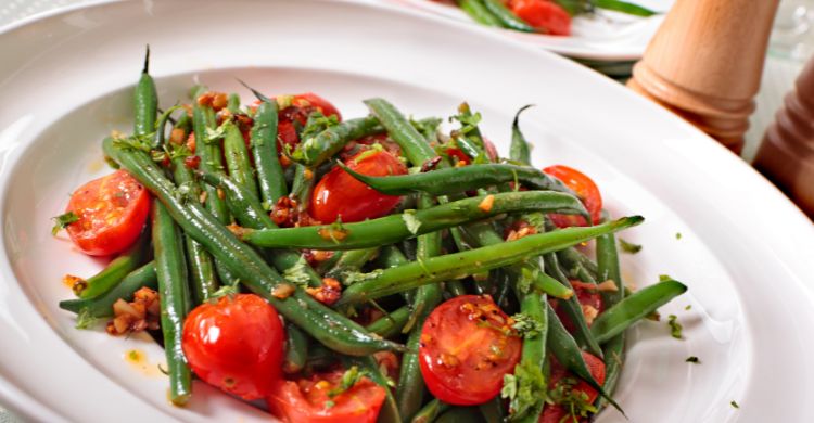 এই শীতে প্রতিদিন টমেটো সালাদ খাবেন যে কারণে