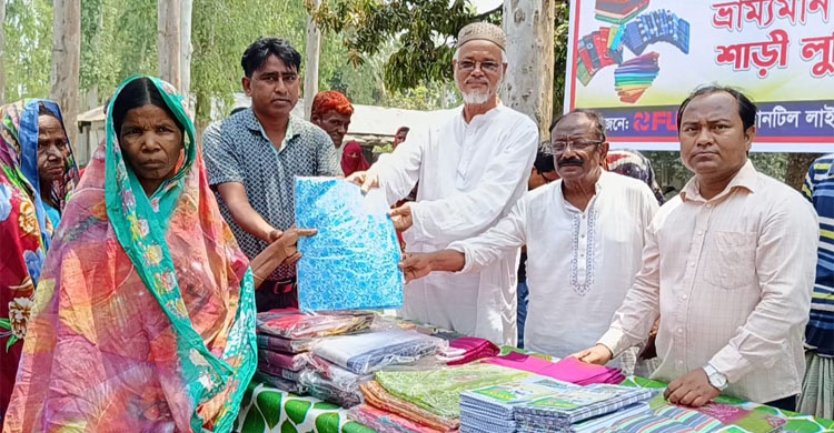 কুড়িগ্রামে ৮ টাকায় শাড়ি-লুঙ্গির হাট