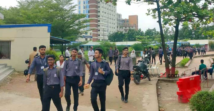 সন্তানহারা বাবা-মাকেও মাইলস্টোনে প্রবেশে বাধা, হেনস্তার অভিযোগ
