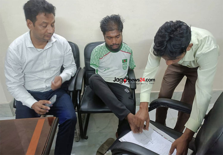 দুই হাত না থাকা সেই জসিম পাচ্ছেন এনআইডি কার্ড