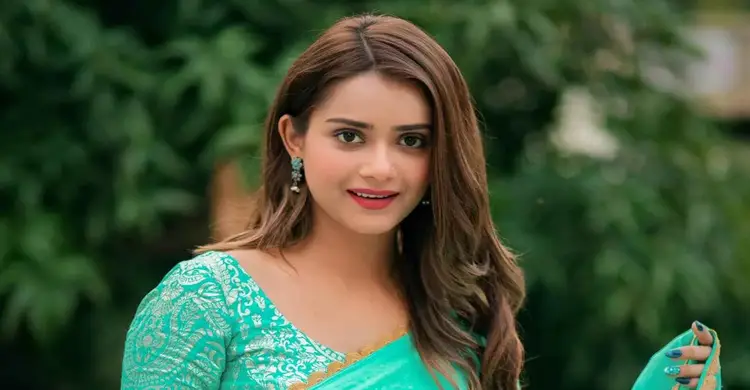 সেরা নাট্য অভিনেত্রীর অ্যাওয়ার্ড পেলেন তানজিন তিশা