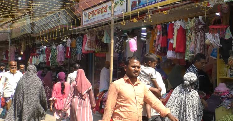 শেষ সময়ে জমজমাট ভোলার ঈদবাজার