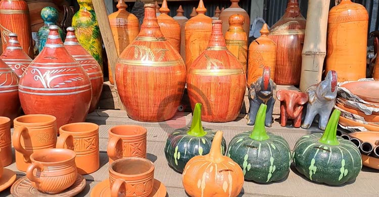 বিলুপ্তপ্রায় মৃৎশিল্প প্রাণ ফিরে পায় পহেলা বৈশাখে