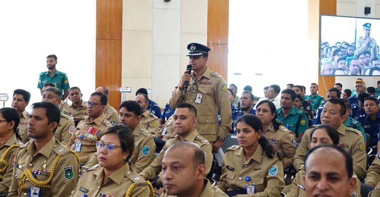 অপ্রয়োজনে লাঠিচার্জ বা বলপ্রয়োগ করা যাবে না