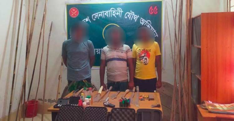 ৭ দিনে সেনাবাহিনীর অভিযানে গ্রেফতার ২০০, অস্ত্র-বোমা উদ্ধার