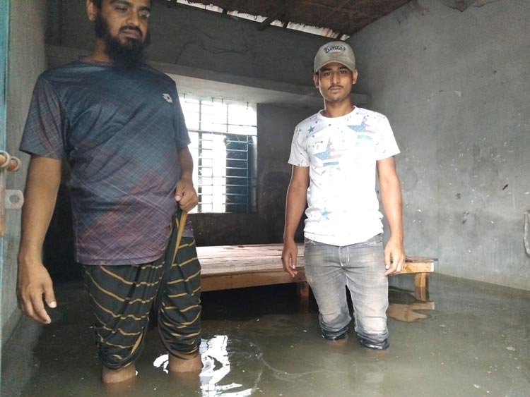 দখল-দূষণে খাল ভরাট, মাসের পর মাস পানিবন্দি অর্ধ লক্ষাধিক মানুষ