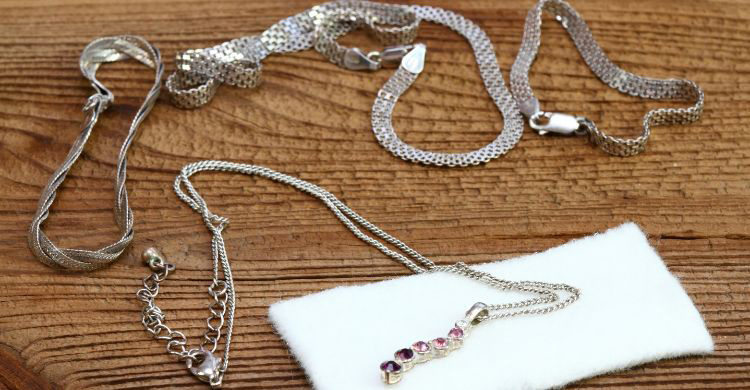 খাঁটি রুপা যাচাই করতে দোকানদারকে এই ১০ প্রশ্ন করুন