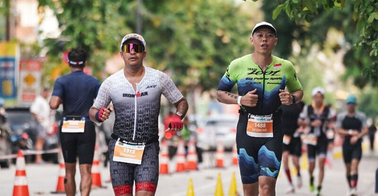 দুই ব্যাংক কর্মকর্তার অদম্য ইচ্ছাশক্তির গল্প