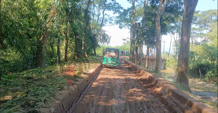 যাতায়াত দুর্ভোগে বিছনাকান্দি ভুলতে বসেছে পর্যটকরা