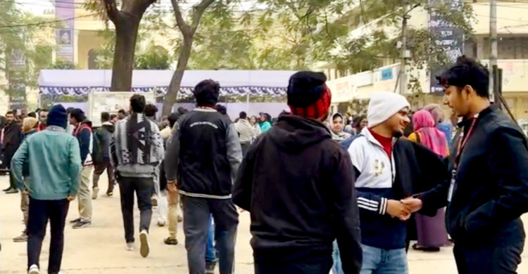 ২০ বছর পর ভোট দিচ্ছেন শিক্ষার্থীরা