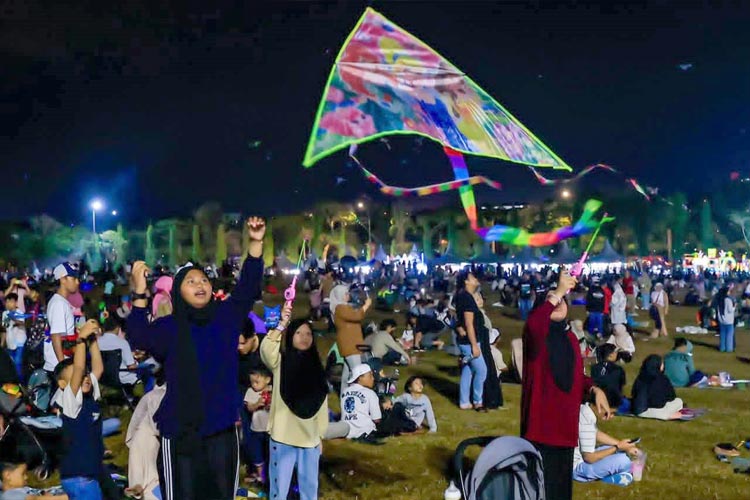 মালয়েশিয়ায় বিশ্ব ঘুড়ি উৎসব