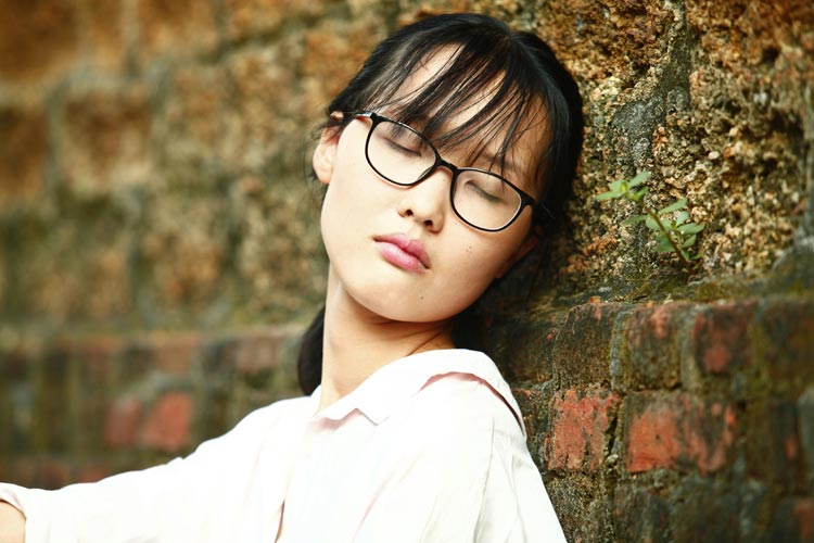 চশমা কিনুন আপনার মুখের গড়ন অনুযায়ী