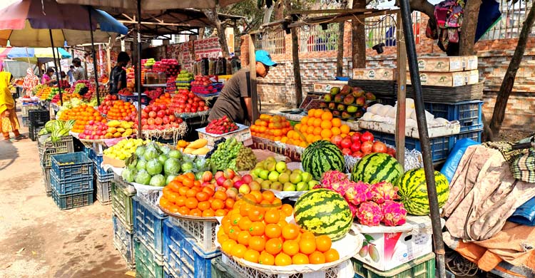 দাম বেশি, ইফতারির তালিকা থেকে বাদ পড়েছে ফল