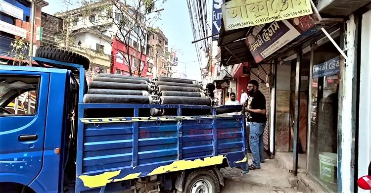 সিলিন্ডারে &lsquo;মরণফাঁদ&rsquo;