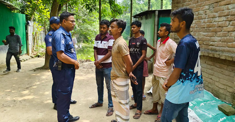 কুষ্টিয়ায় ছাত্রদল নেতার বাড়িতে হামলা-গুলি
